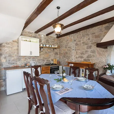Roko Apartment